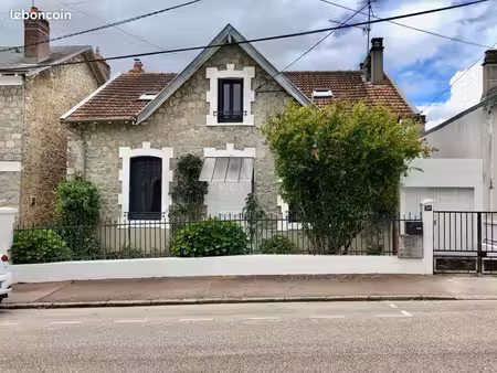 location maison de ville