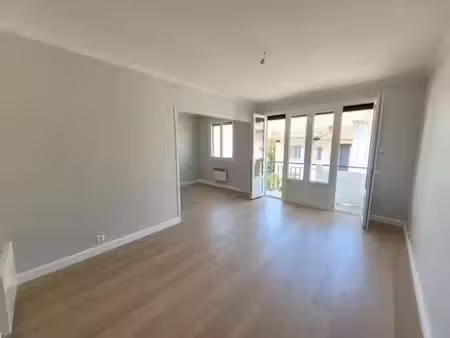 location appartement 3 pièces 70 m² à narbonne (11100)  703 €