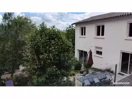 maison 5 pièces de 115 m² avec jardin arboré  2 terrasses et 2 garages – l’orbrie