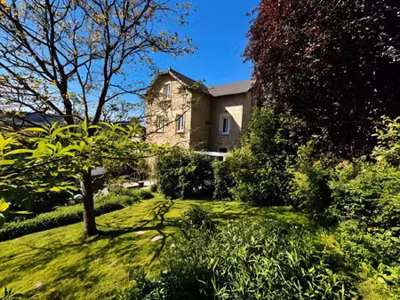 rare en plein centre de cours la ville – maison de caractère 5 chambres avec jardin arboré