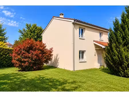 lucenay / maison familiale avec garage et jardin