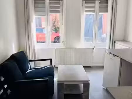 location meublée appartement 1 pièce 25 m² à lille (59000)  590 €