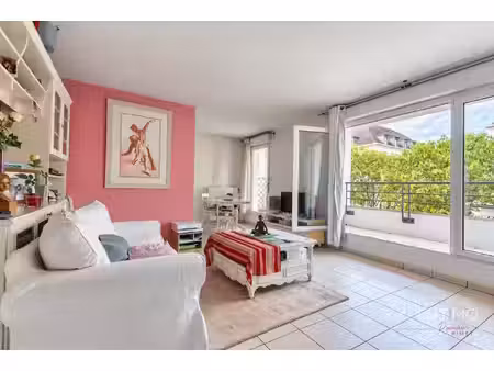 deux pièces avec terrasse résidence de standing montigny