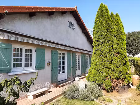 maison cournon d auvergne 3 pièce(s) 66 m2