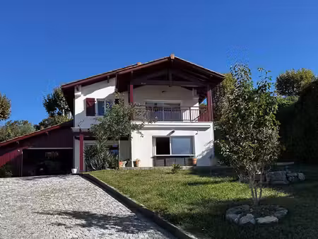 mouguerre - belle maison récente avec vue dégagée