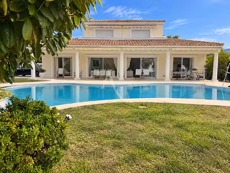 secteur castellaras - propriété avec vue mer  piscine & appartement 3p indépendant