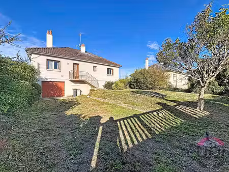 prémilhat – pavillon de plain-pied avec 4 chambres  sous-sol et jardin clos