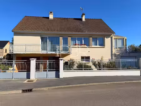 maison t7 sur sous-sol total avec garages et cave