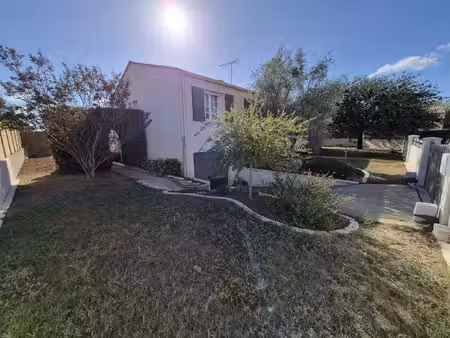 maison avec 3 chambres et un bureau