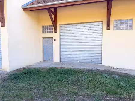 maison mitoyenne de 76m² habitables à rénover sur un terrain de 264m²