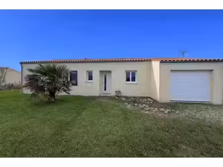 location maison 4 pièces 84.67 m² à epargnes (17120)  860 €