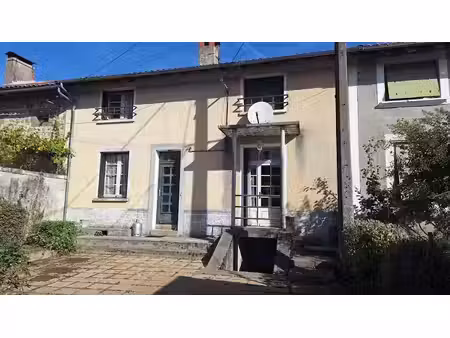 vente maison 4 pièces 97 m² à piégut-pluviers (24360)  55 000 €