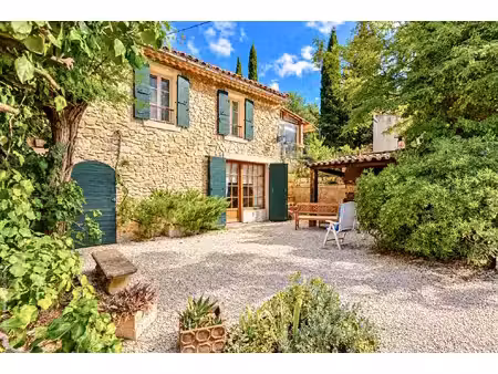 campagne bastide composee de 2 habitations.
