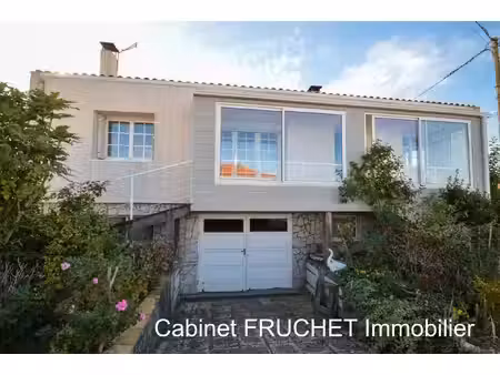 chantonnay - maison 3 sous-sol  proche centre ville