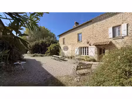 une propriété de caractère à vocation touristique et profess