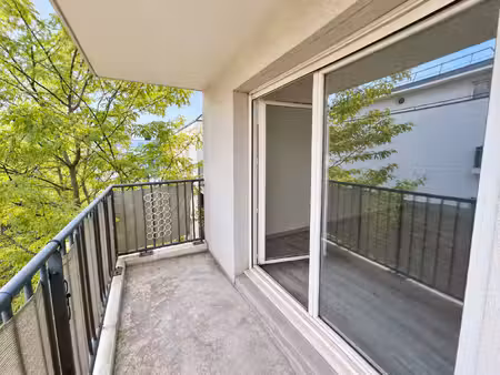 bail civil - 3 pièces de 65 32 m2 avec balcon et parking a