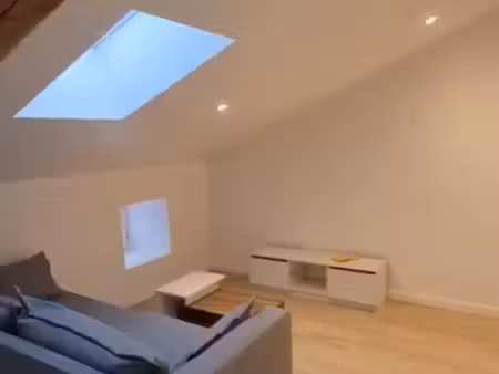 appartement t2 meublé cosy à louer à celles-sur-belle  dernier étage