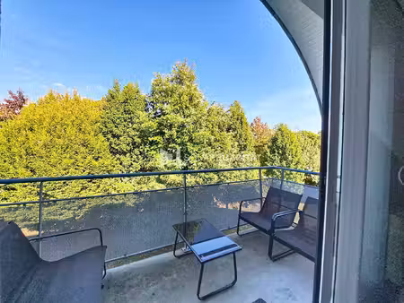 concarneau (29990)  appartement t2 au dernier étage avec balcon et stationnement