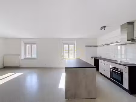 spacieux appartement de 111 m2 à quelques minutes de commerc