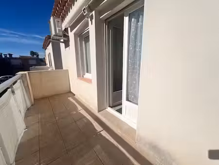 agréable et spacieux appartement de type 2 avec balcon et pa