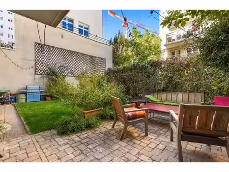 appartement 4 pièces de 75 m² avec jardin privatif de 100 m² et parking - paris
