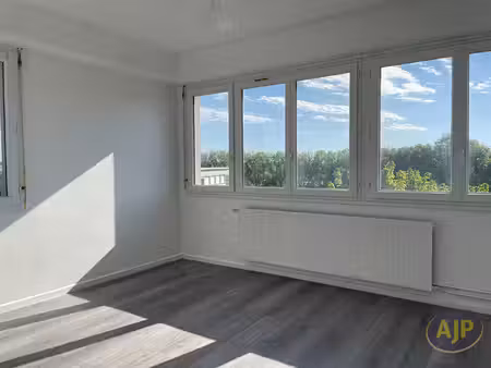appartement 4 pièce(s)