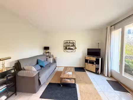 à vendre charmant studio avec grande terrasse privative  c