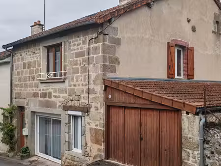 maison felletin 7 pièce(s) 143 m2   cinq chambres   garage et jardin attenant.