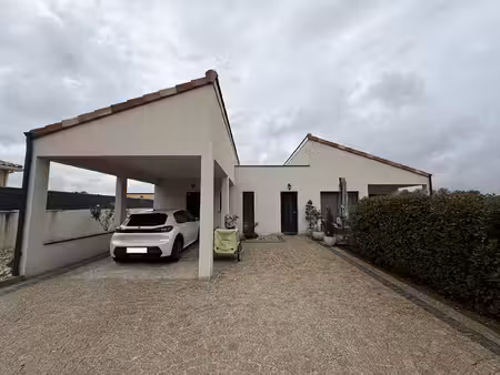à louer ? maison t4 de plain-pied avec jardin et carport