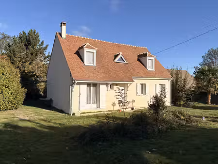belle maison traditionnelle sur sous sol total 5 chambres !