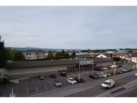 location commerce 1162m²