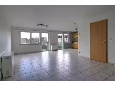 appartement 2 chambres avec garage privatif et balcon.