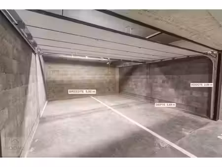 double garage avec porte automatique