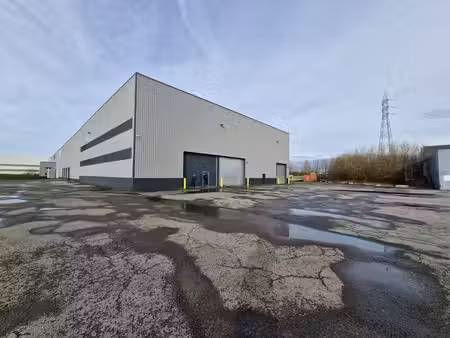 entrepôt de 1.300m²