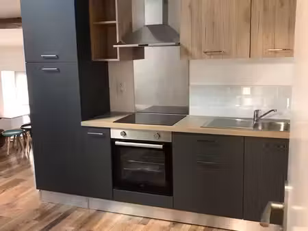 a louer : 2 pieces de 51m² - plein centre coulonges sur l'autize