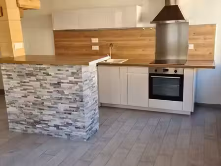 a louer vaste studio rénové