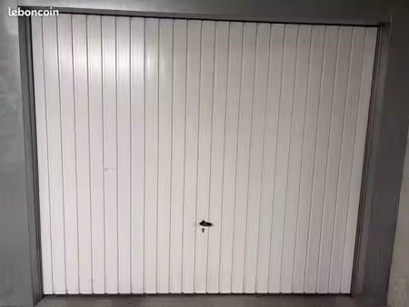 garage fermé 14m2 - quartier saint lazare