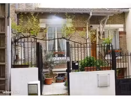 jolie maison de ville avec jardinet