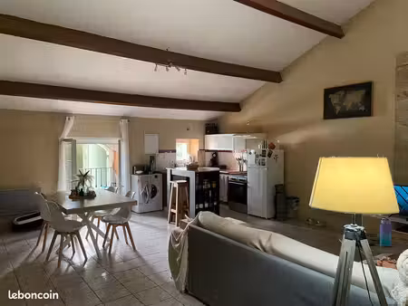 appartement dans un mas a la campagne