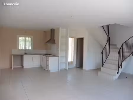 villa 4 pièces 82 m²