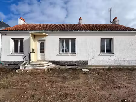 soullans   maison 5 pièces à restaurer sur près de 450 m²