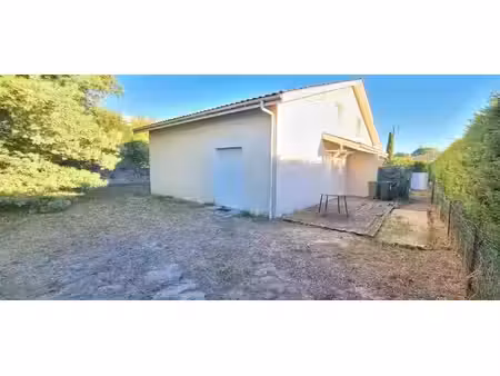 location maison 3 pièces 77.14 m² à blanquefort (33290)  1 000 €