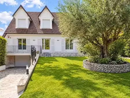 location maison 6 pièces 232 m² à la varenne saint hilaire (94210)  4 500 €