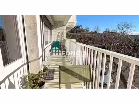 magnifique appartement avec ascenseur et balcon