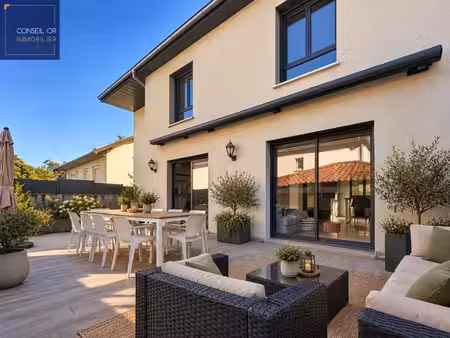 maison contemporaine 126 m² – 5 pièces  3 chambres  jardin et terrasse de 40 m² – sérézin-