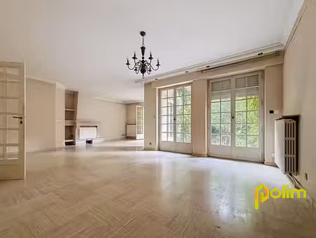 belle villa de 204 m2 à rénover totalement sur 1461 m2