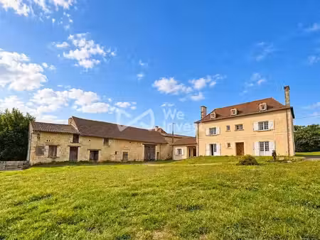 vente maison 5 pièces 156 m² à scorbé-clairvaux (86140)  185 000 €