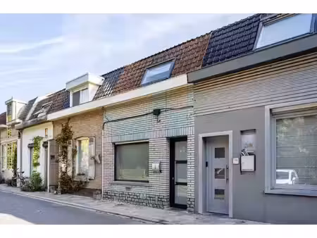 instapklare  vernieuwde woning op rustige locatie!