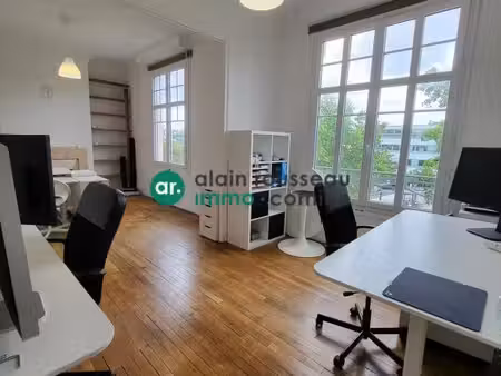 location bureaux angers 49100 66m²