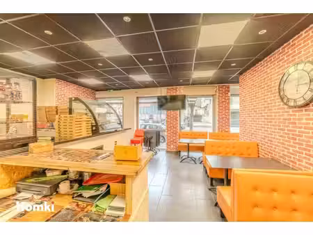 local commercial t5 de 130m² bon rendement